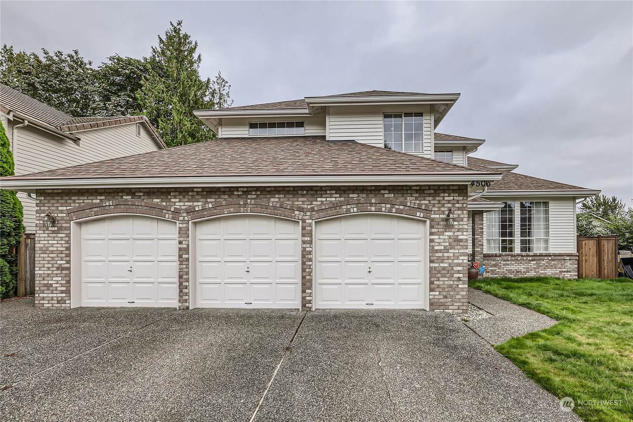 4506 147th Pl - Photo 1