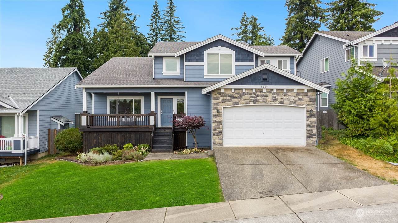 8223 32nd Place - Photo 1