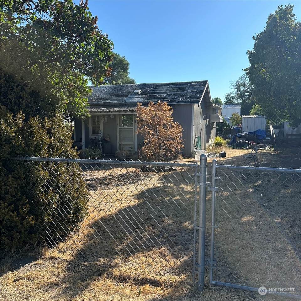 1417 4th Avenue - Photo 1