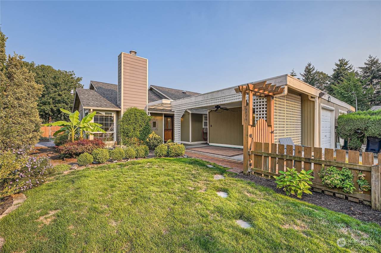 3004 L Street - Photo 1