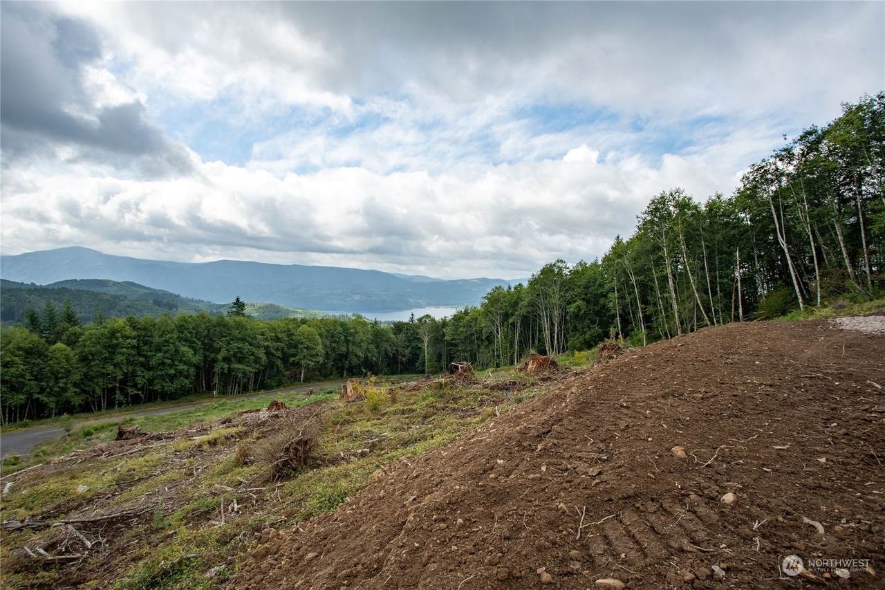 347 Short Road - Photo 1