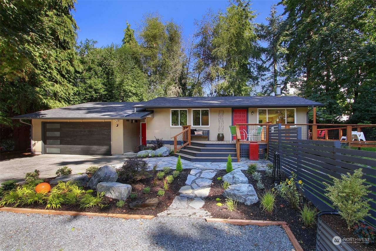 9106 192nd Street - Photo 1