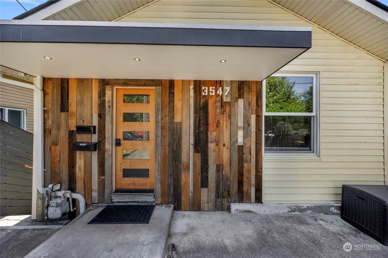 3547 Hudson Street - Photo 1