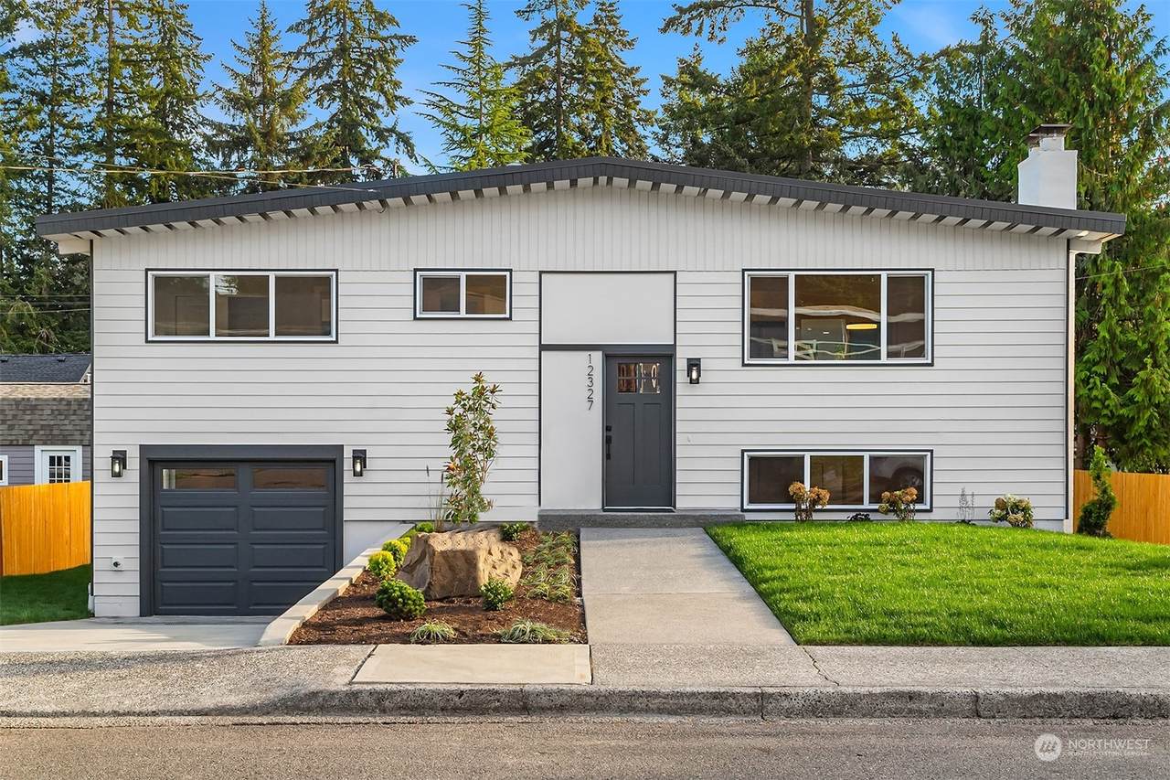 12327 158th Street - Photo 1