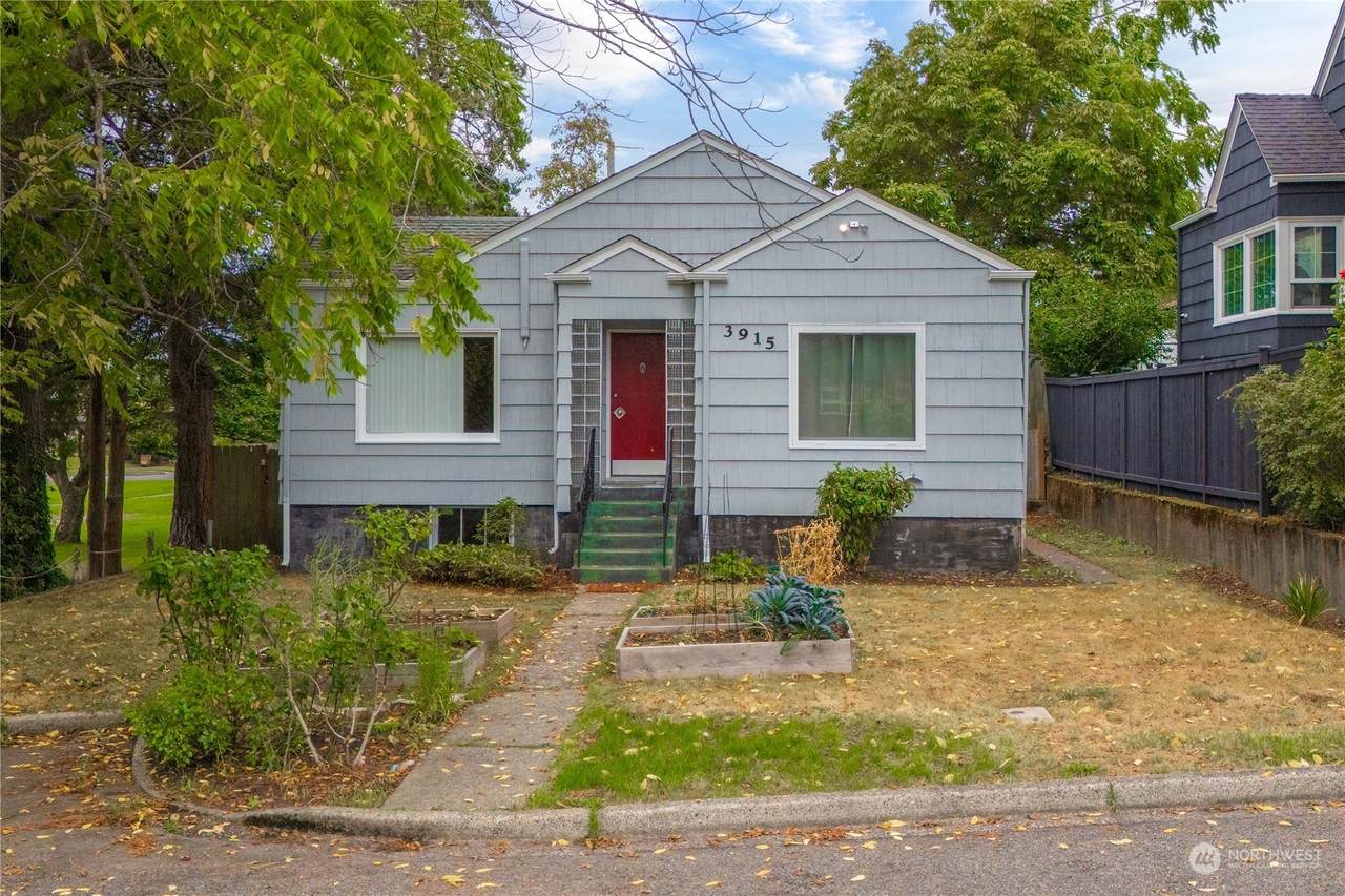 3915 8th Street - Photo 1