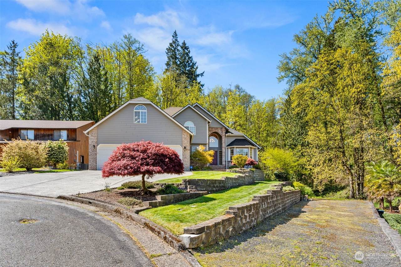 102 Inglewood Park - Photo 1