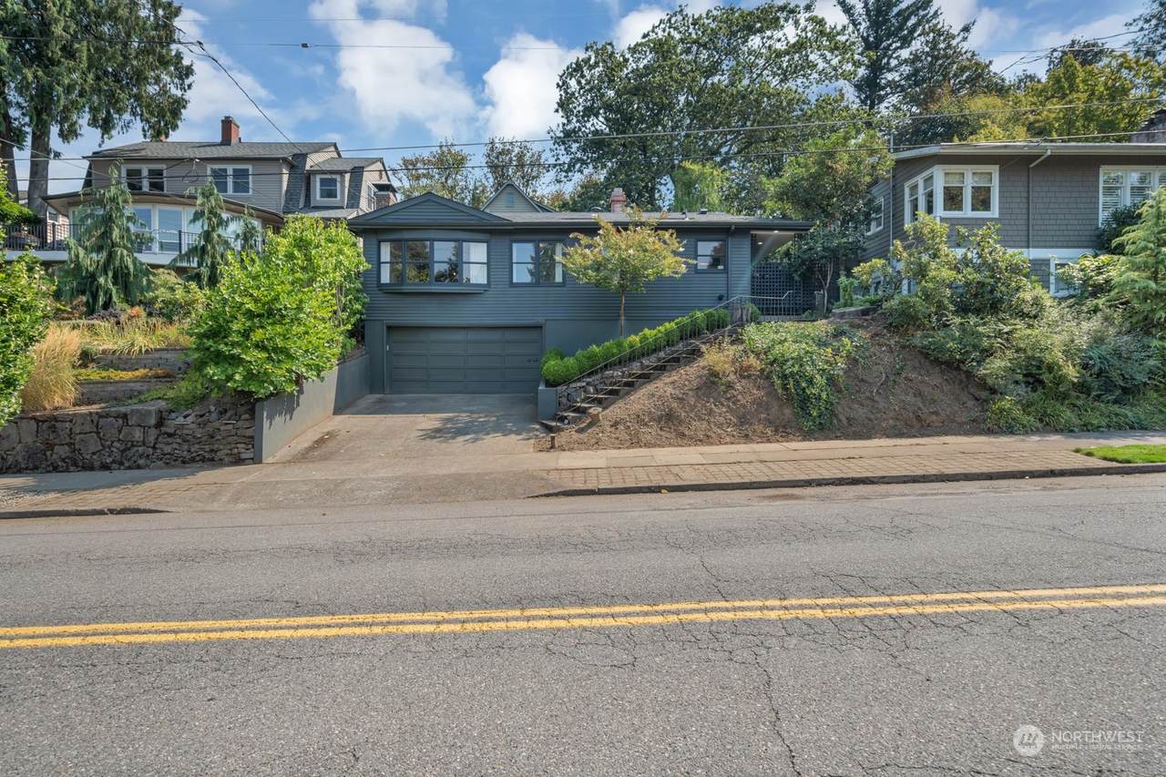 3916 Council Crest Drive - Photo 1