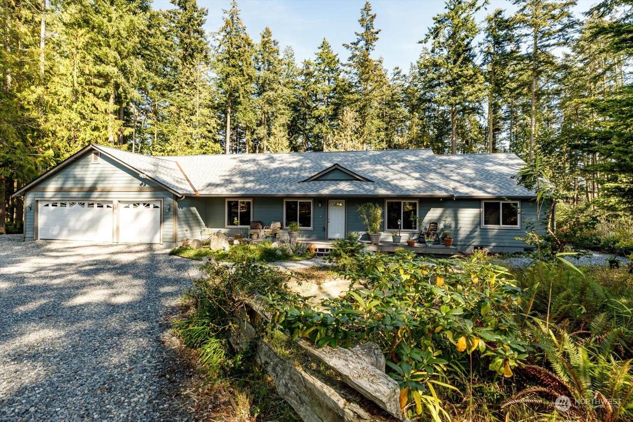 499 Salal Street - Photo 1