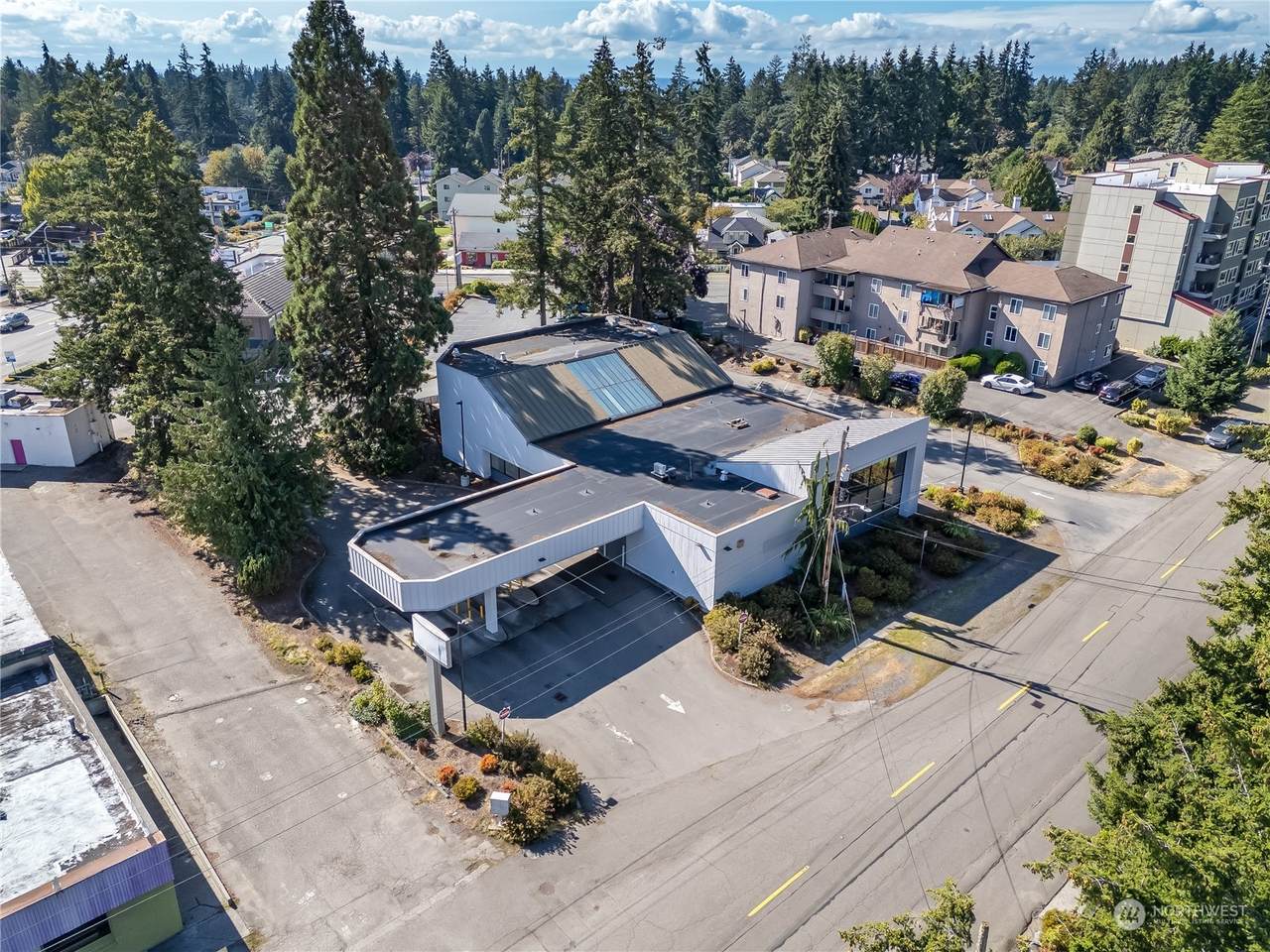 18525 Firlands Way - Photo 1