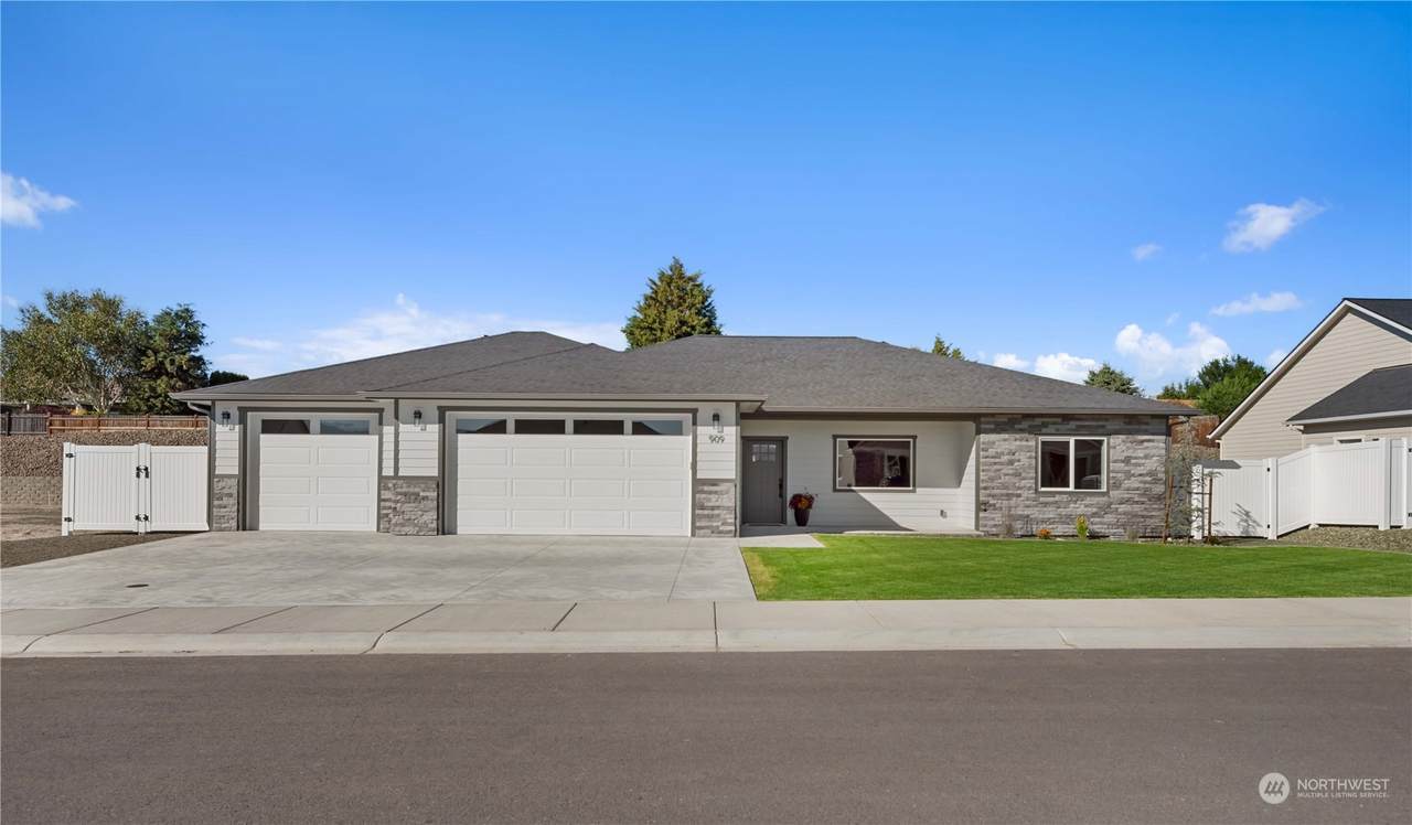 909 Tyler Place - Photo 1