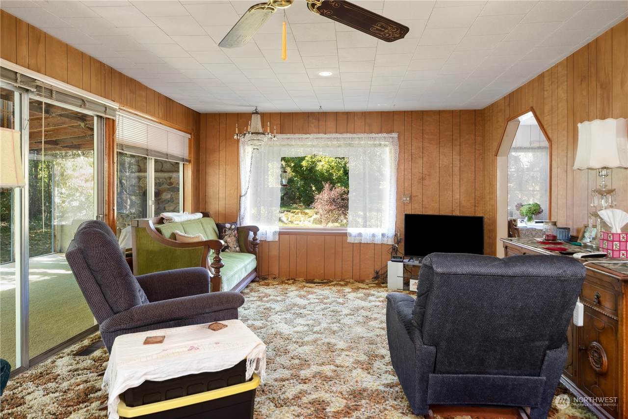 https://bt-photos.global.ssl.fastly.net/nwmls/1280_boomver_1_2299544-1.jpg