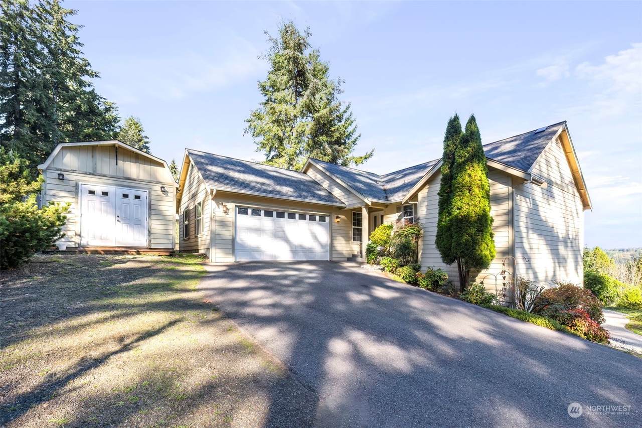 292 Lakeland Drive - Photo 1
