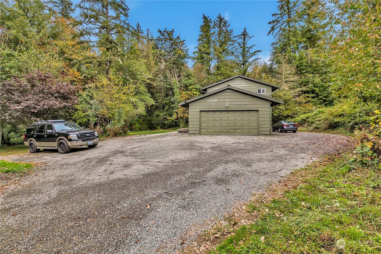 5025 Puget Road - Photo 1
