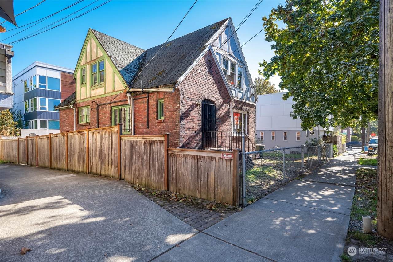 324 25th Avenue - Photo 1