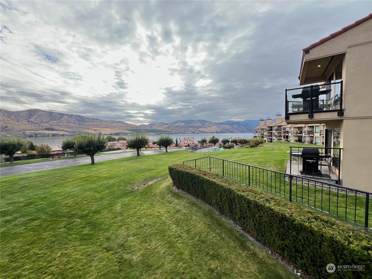 100 Lake Chelan Shores Drive - Photo 1