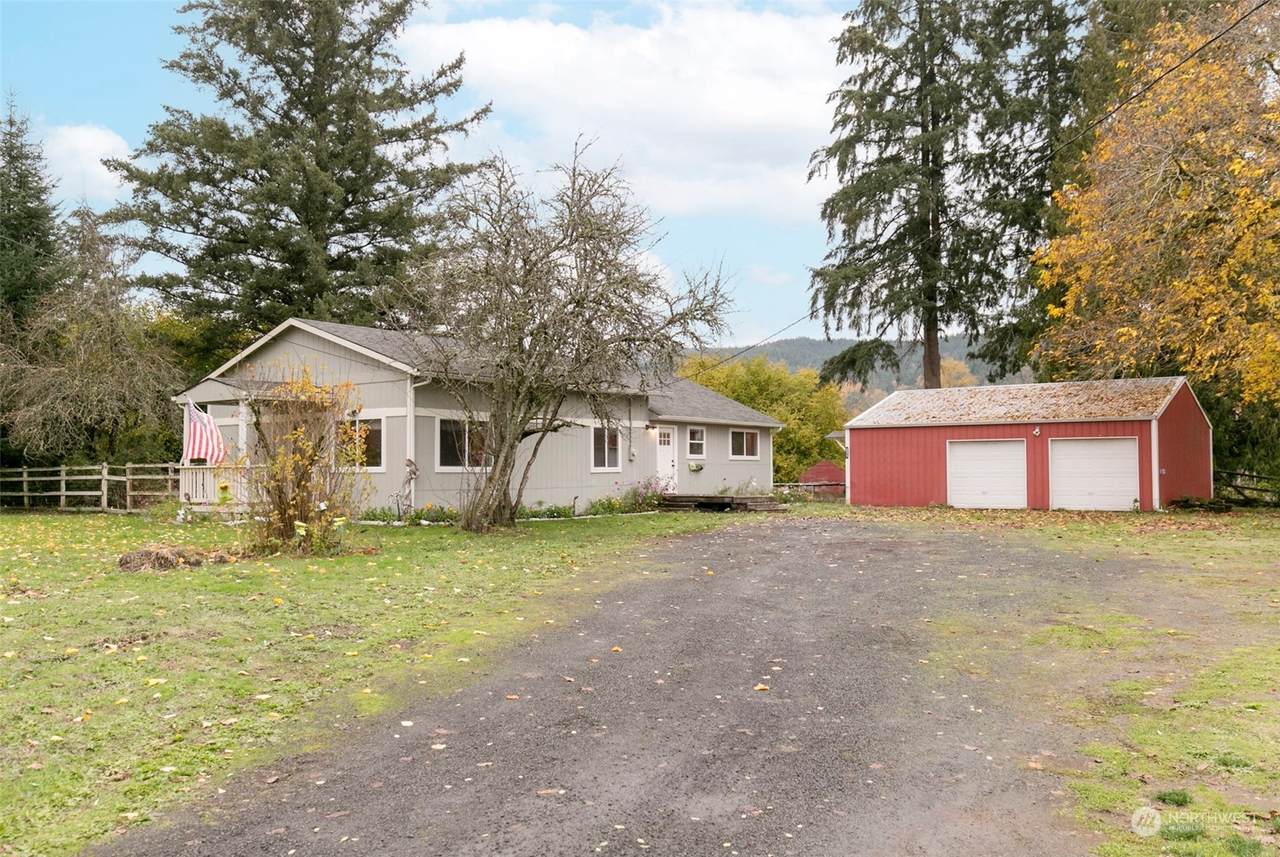 2316 Larsen Lane - Photo 1