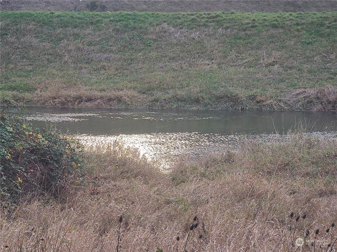 https://bt-photos.global.ssl.fastly.net/nwmls/1280_boomver_1_2312507-1.jpg