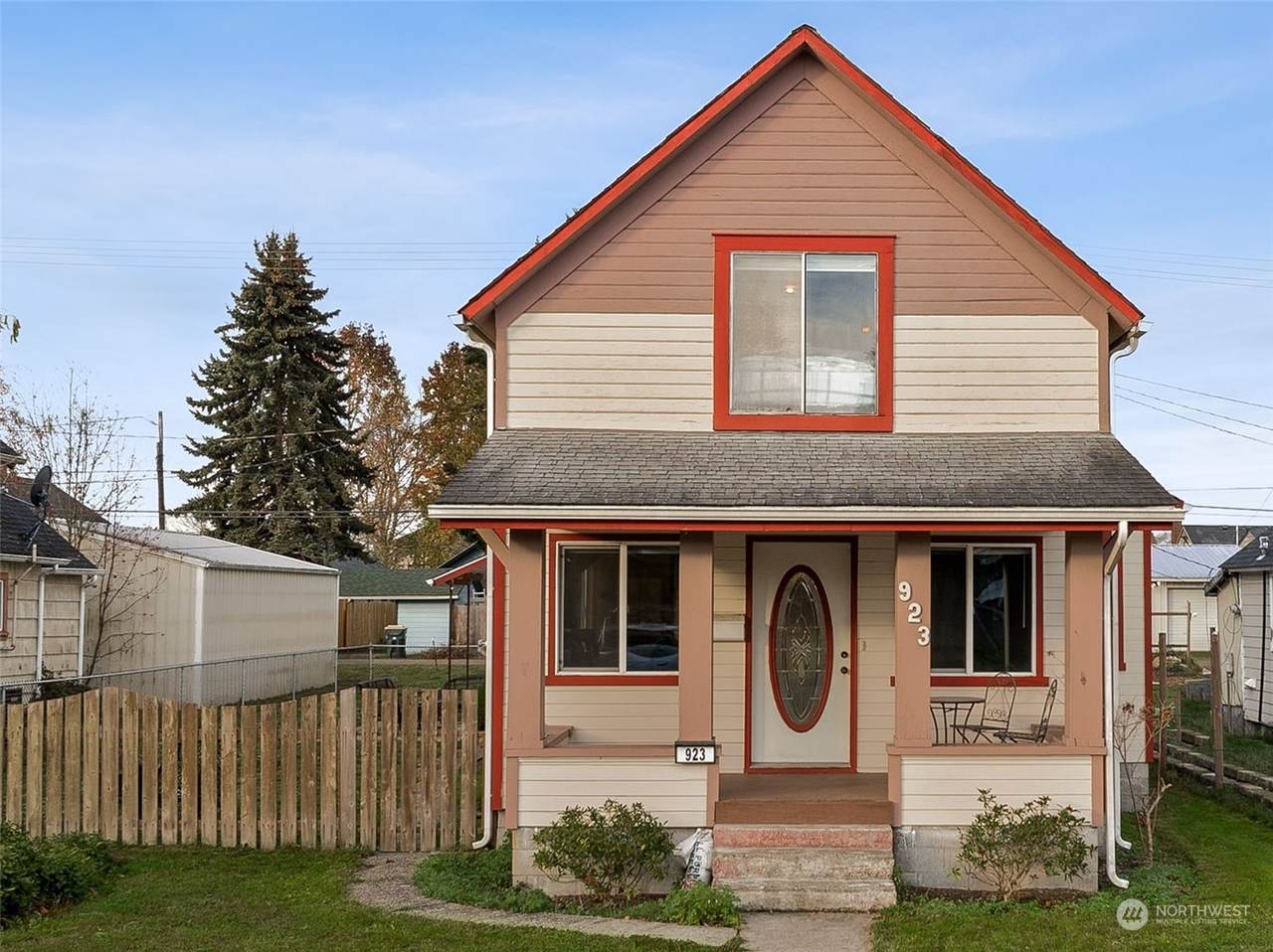 923 E Street - Photo 1