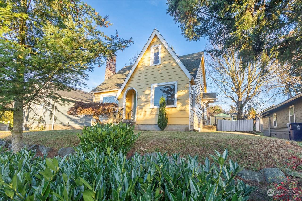 5009 L Street - Photo 1