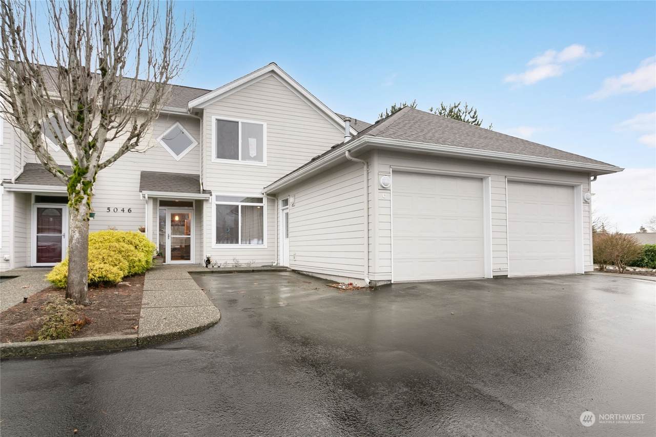 5046 Festival Boulevard - Photo 1