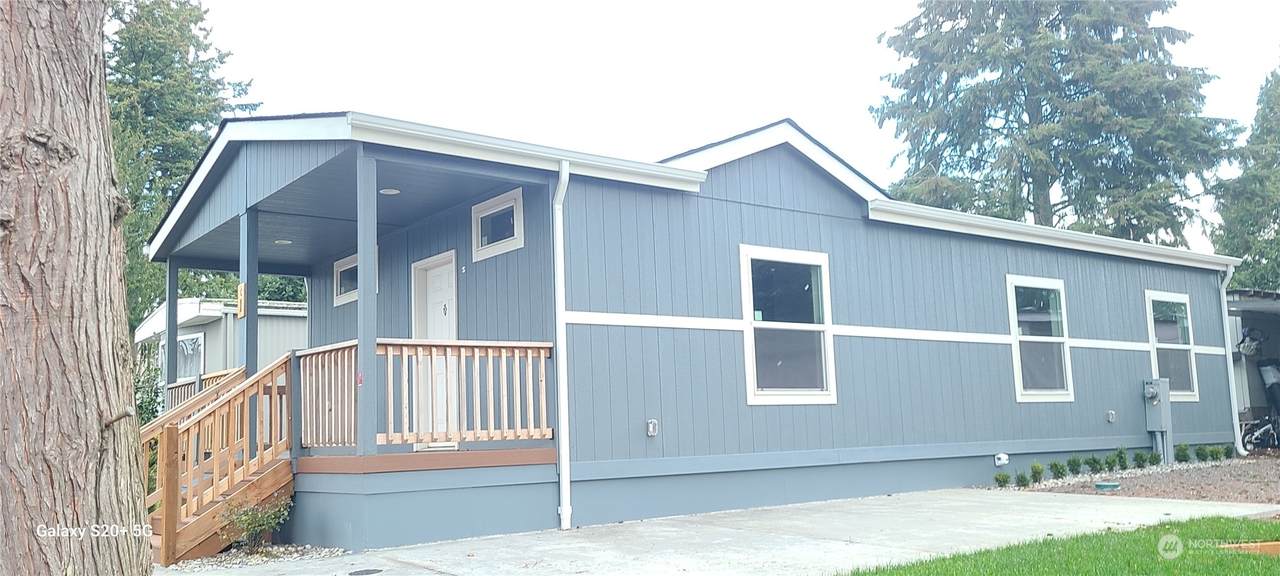 415 Lakeview Road - Photo 1