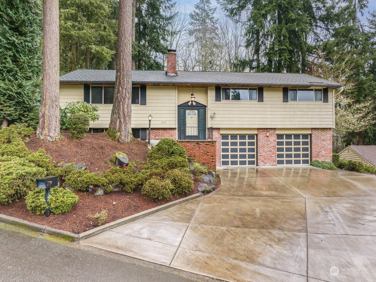 4753 149th Avenue - Photo 1