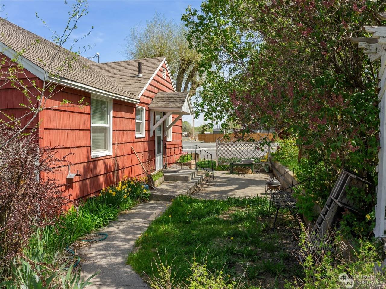 323 Buttercup Street - Photo 1