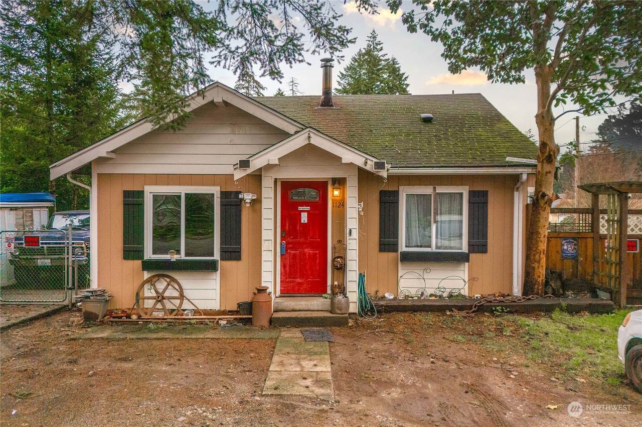 1124 7th Street - Photo 1