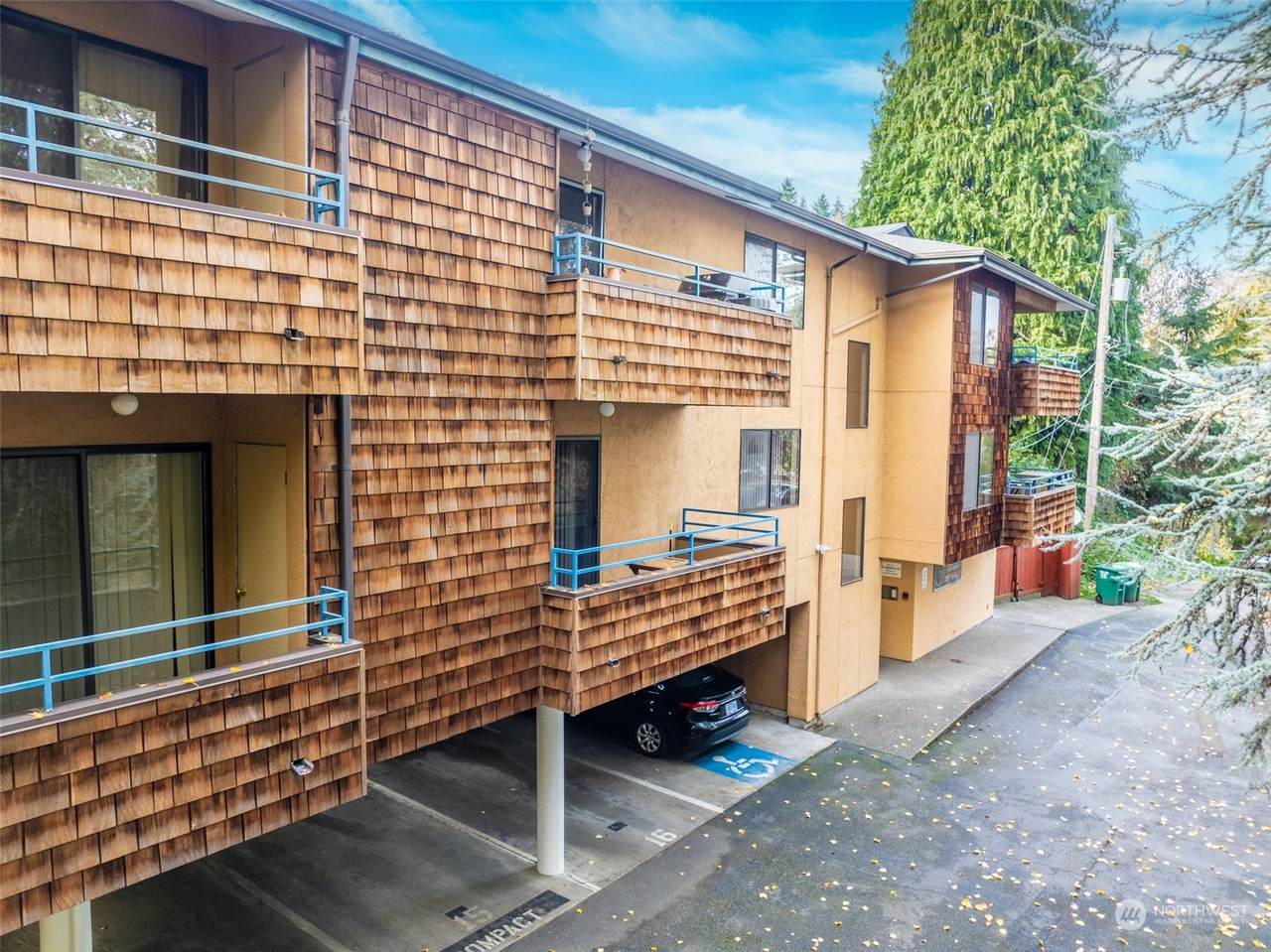 2251 Blakeley Street - Photo 1