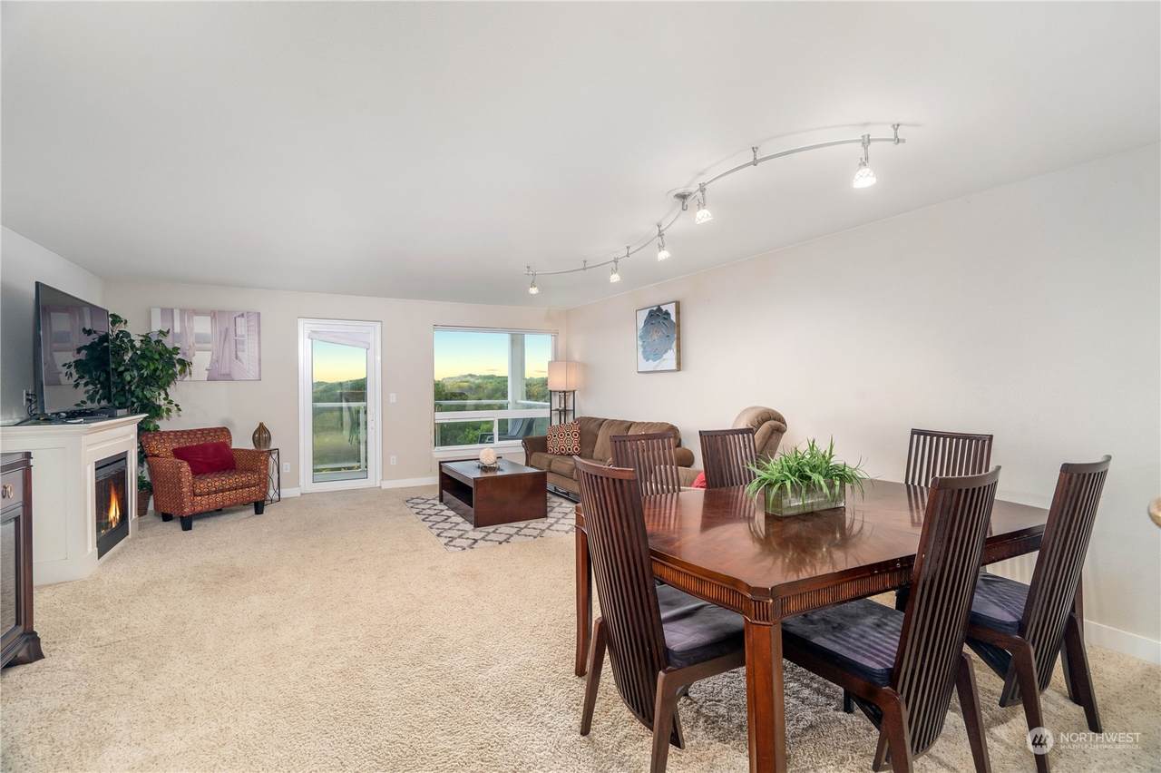 1600 W Ocean Avenue - Photo 1