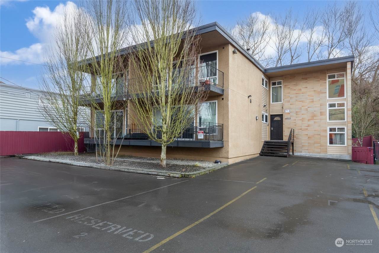 4525 Henderson Street - Photo 1