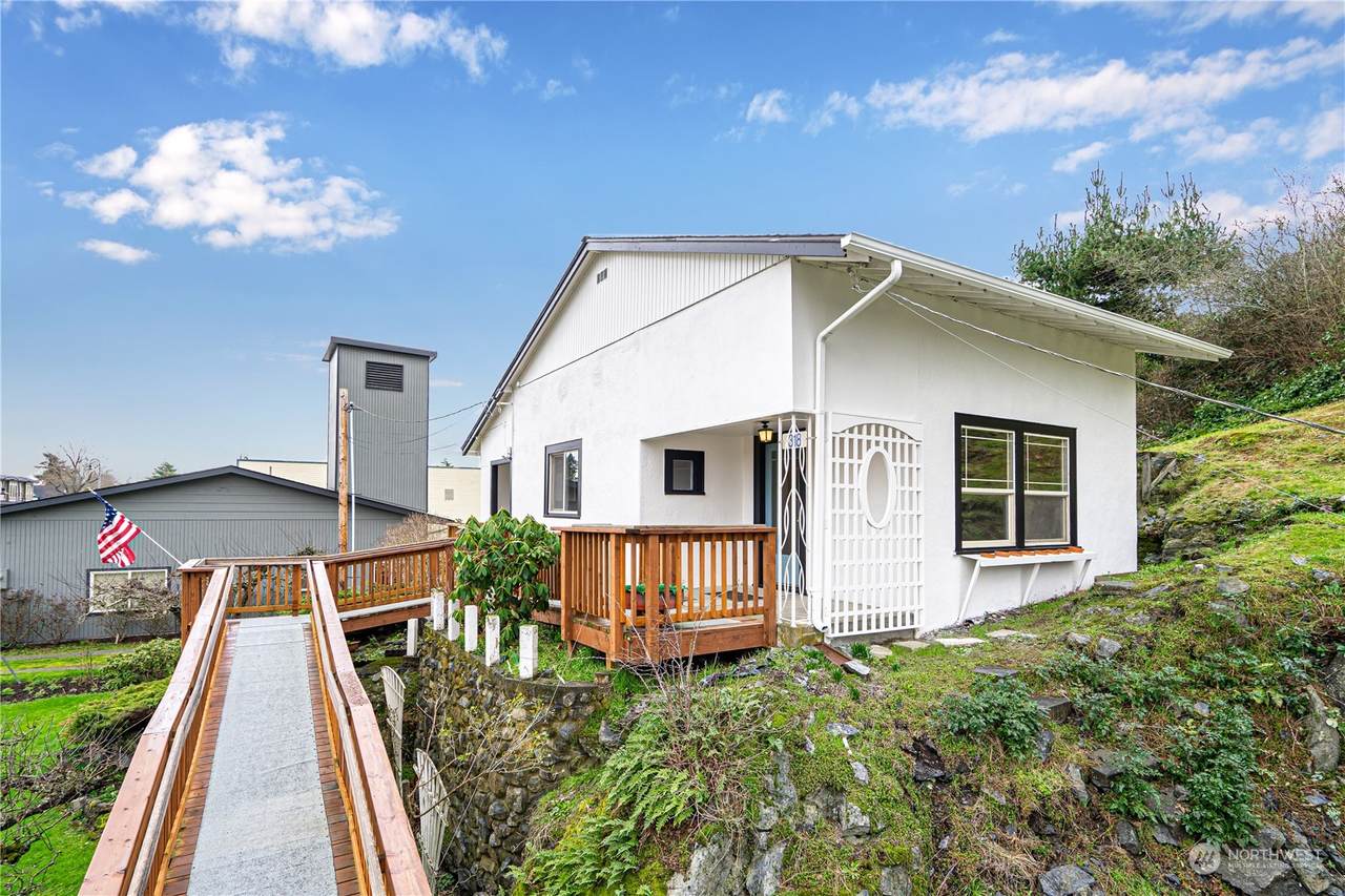 318 Morris Street - Photo 1