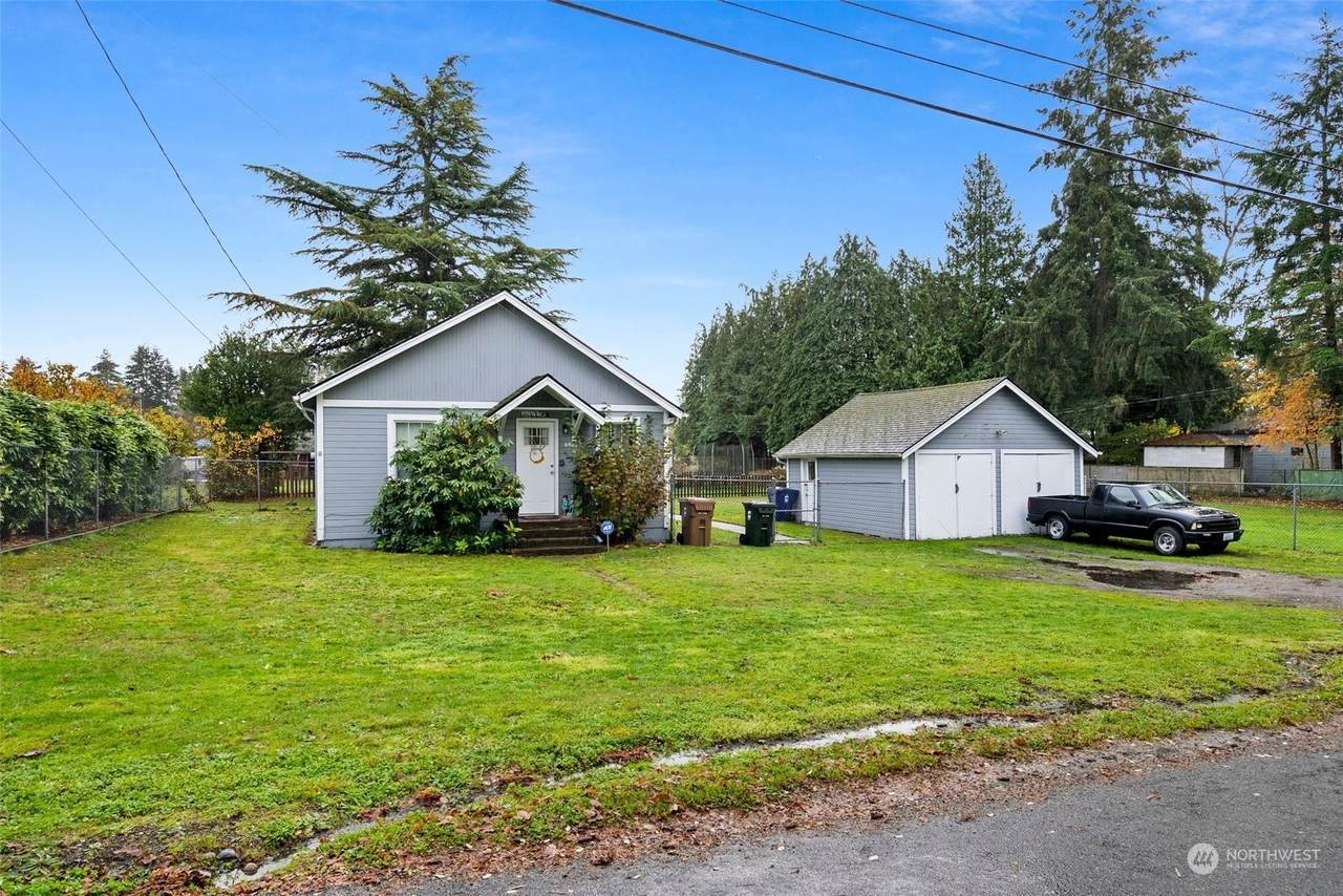 6925 52nd - Photo 1