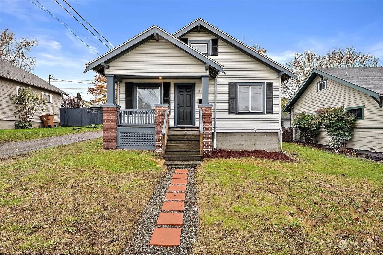114 46th St - Photo 1