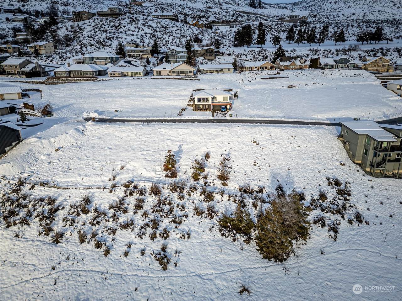 124 Hillcrest Place - Photo 1