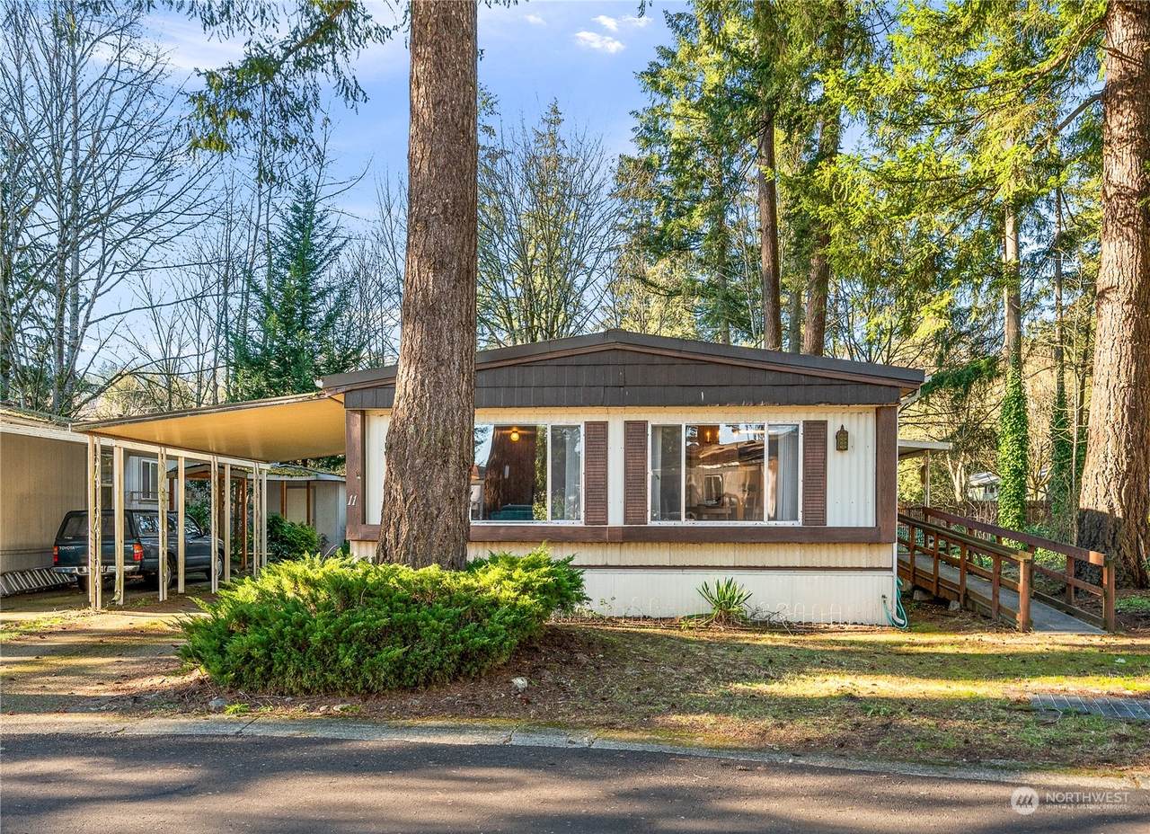 18425 95th Street - Photo 1