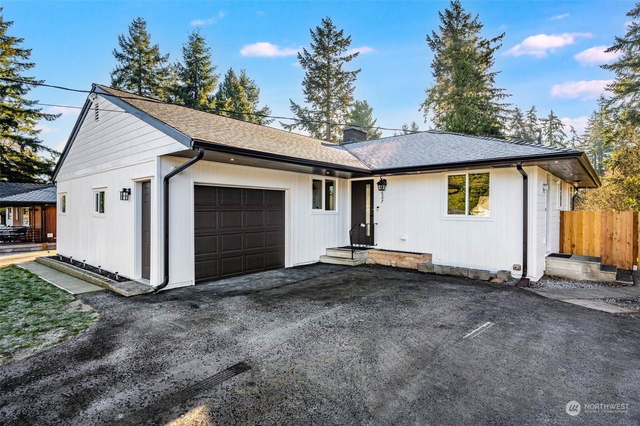 627 194th Street - Photo 1