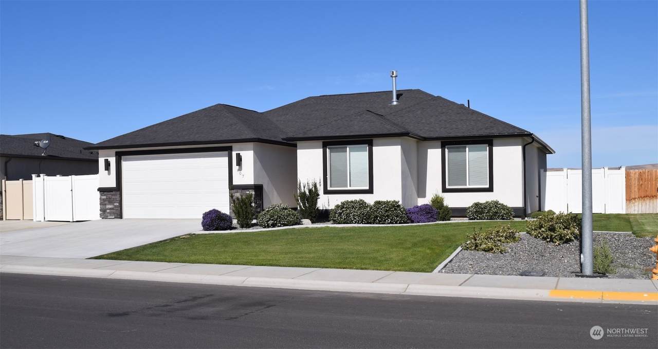 807 P Street - Photo 1