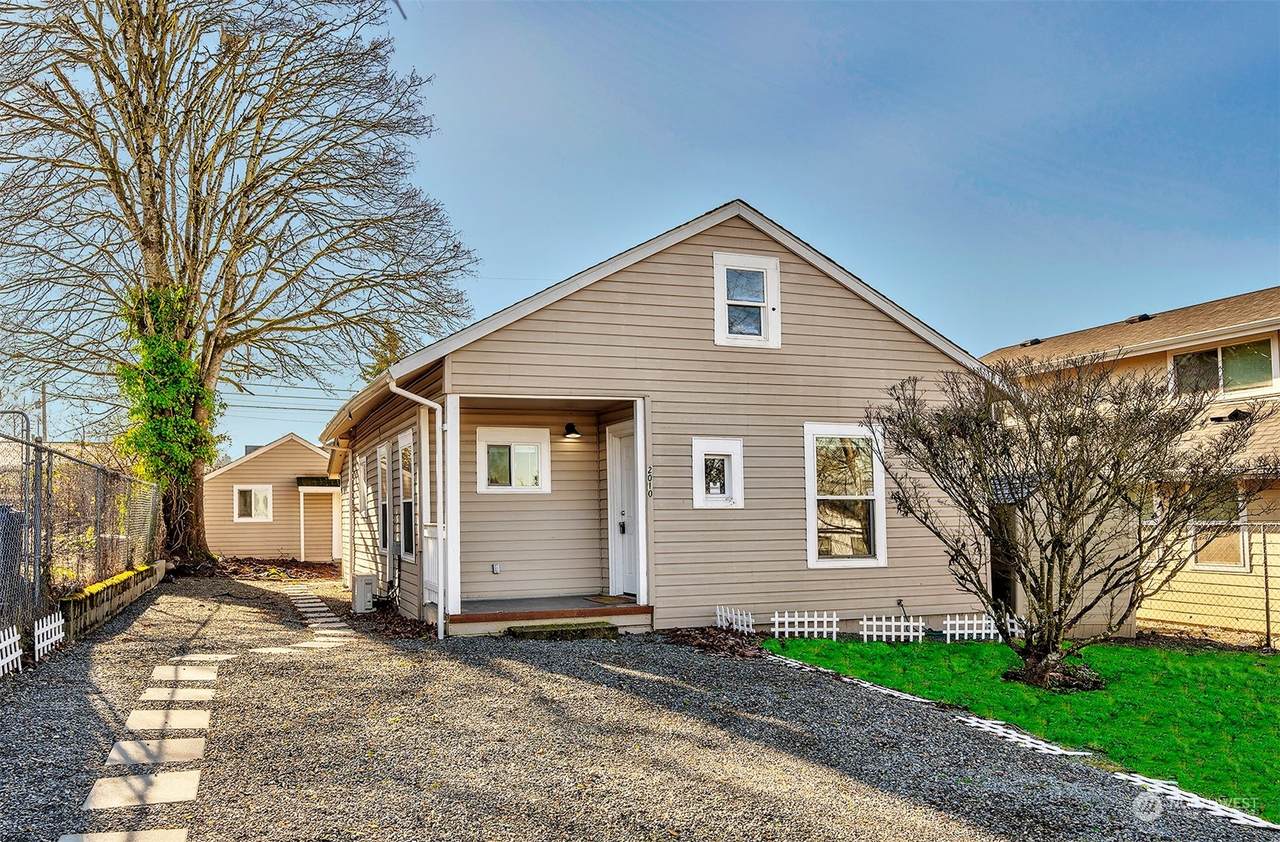 2010 36th Street - Photo 1