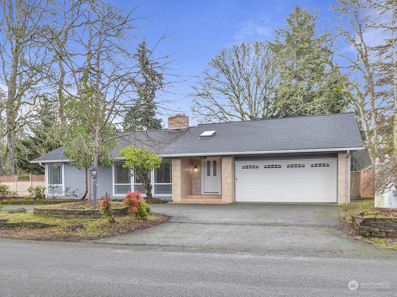 8208 Sapphire Drive - Photo 1