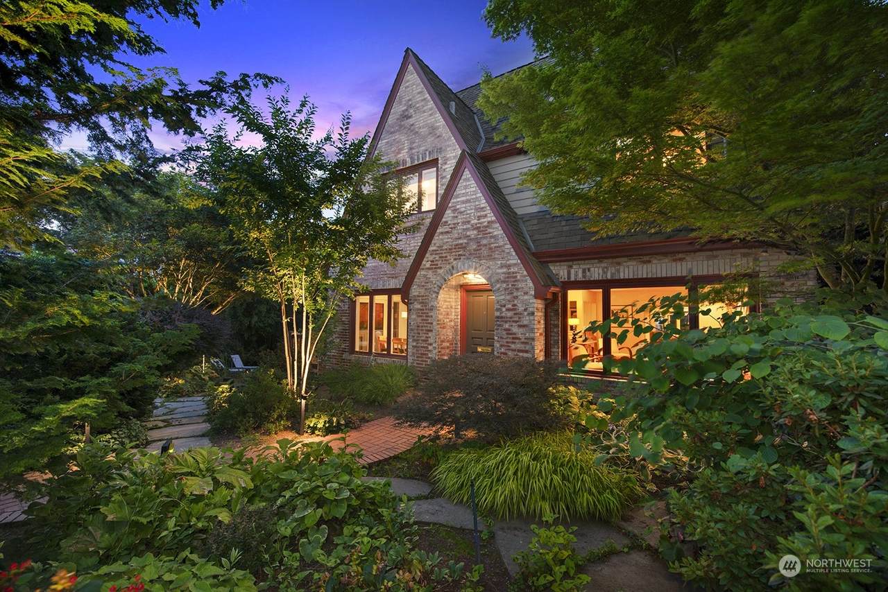 1406 Mcgilvra Boulevard - Photo 1