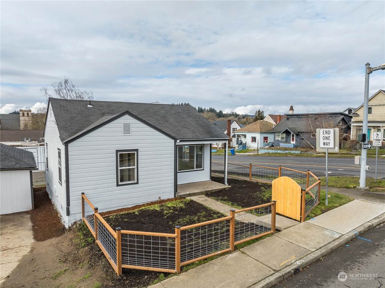 307 5th Avenue - Photo 1