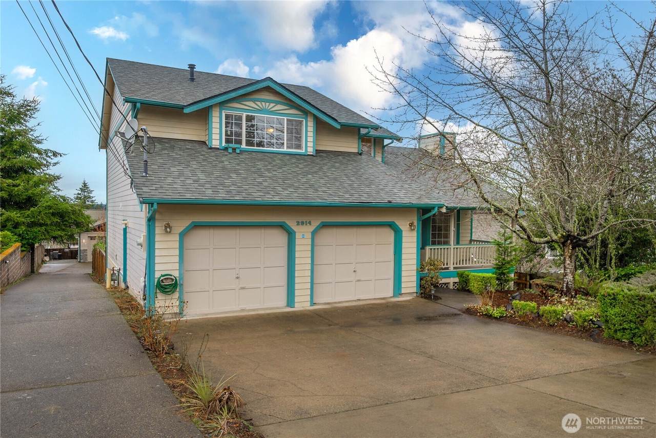 2914 Sunset Drive - Photo 1