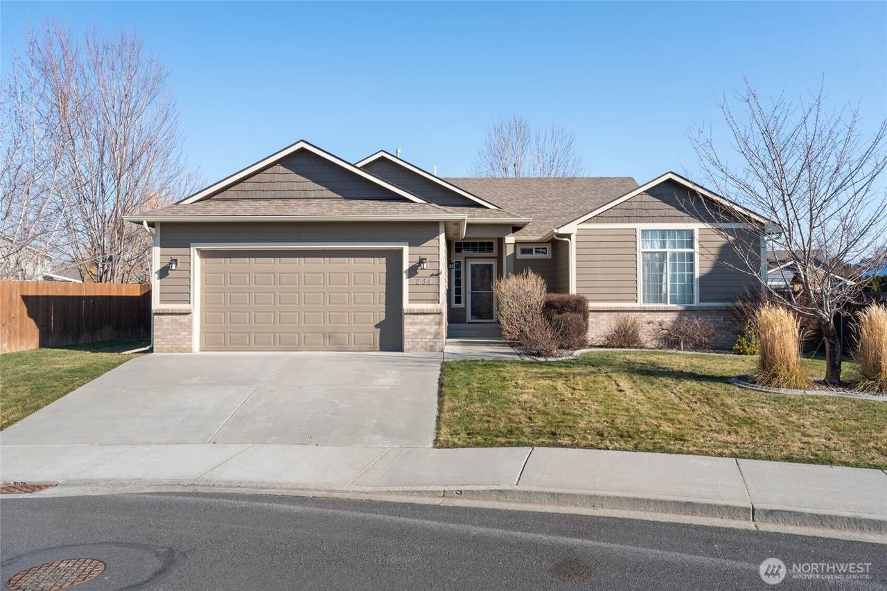 234 Chapelwood Avenue - Photo 1