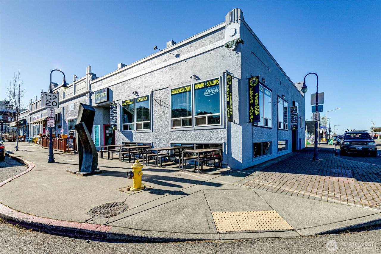 222 Lincoln Street - Photo 1