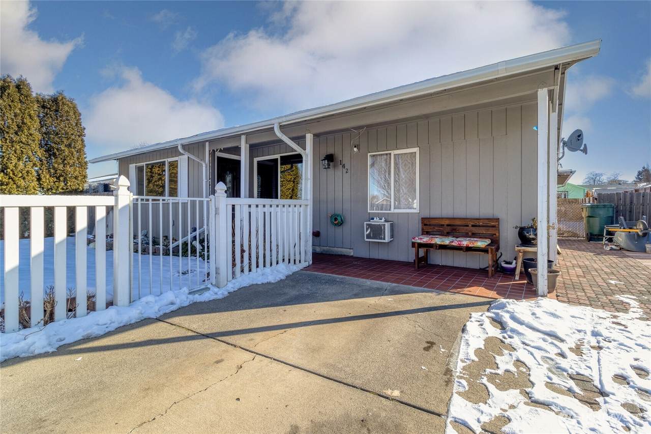 142 Debra - Photo 1