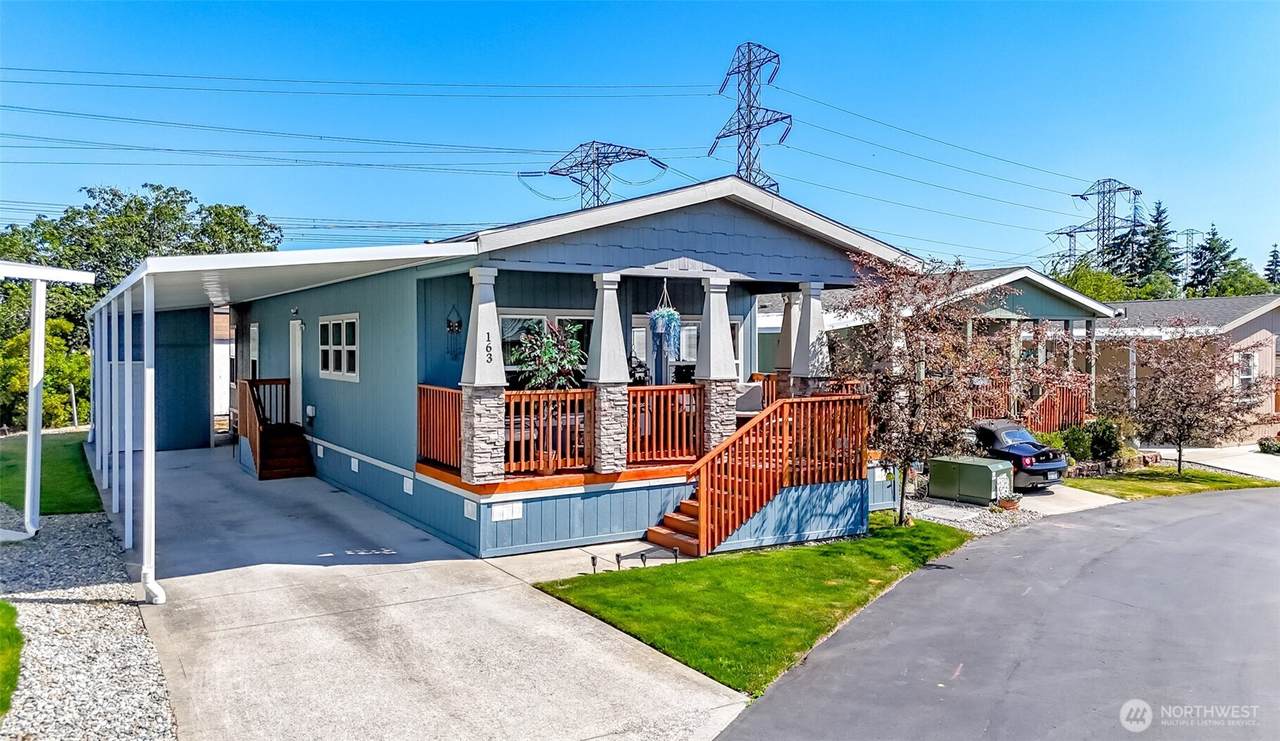 2101 324th Street - Photo 1