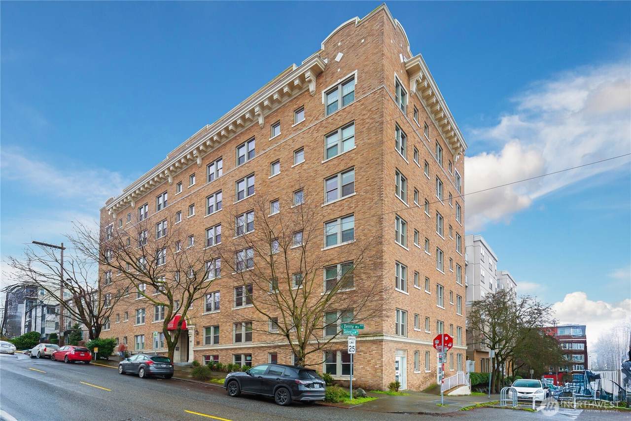 505 E Denny Way - Photo 1
