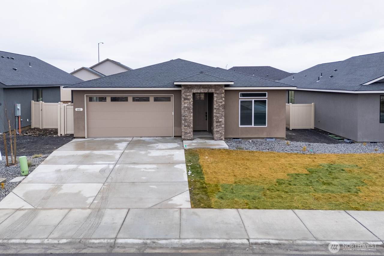 1117 9th Avenue - Photo 1