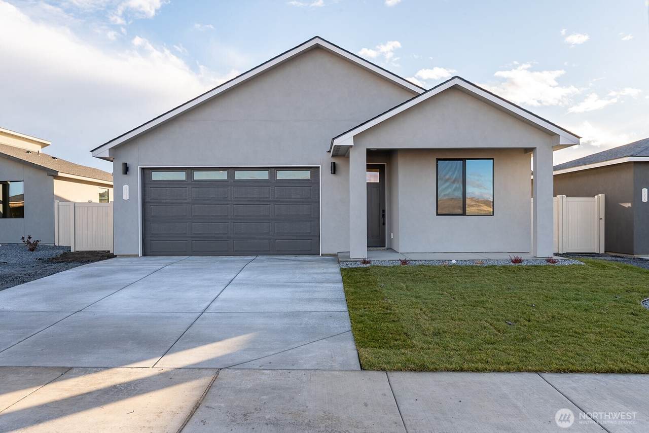 929 Ivy Avenue - Photo 1